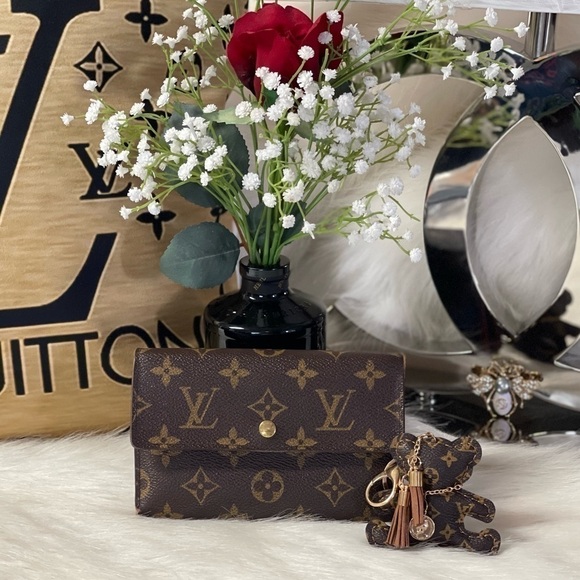 Authentic LOUIS VUITTON MONOGRAM WALLET M61202 PORTE TRESOR ETUI PAPIERS - Picture 1 of 15